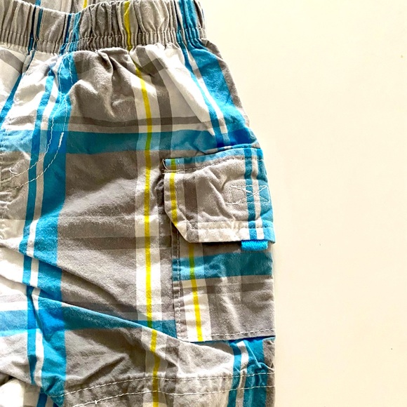 Carter’s 2-Piece “Handsome” Set (Onesie & Shorts) 12M - Picture 3 of 6